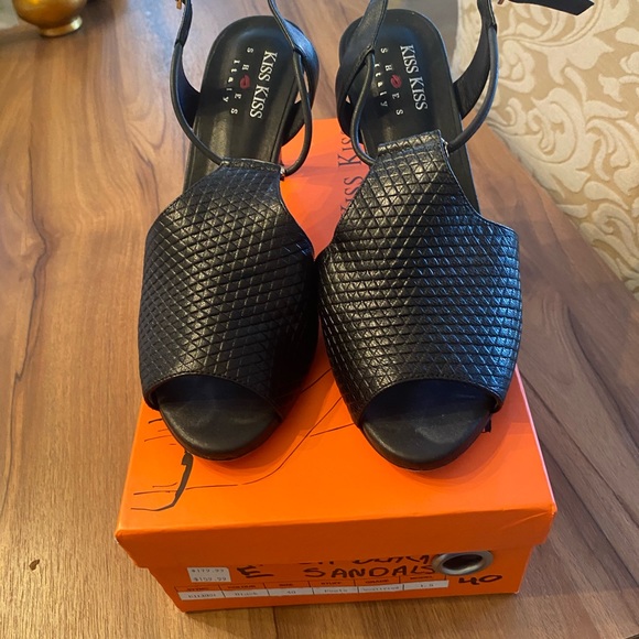 New Kiss Kiss sandals - Picture 6 of 9